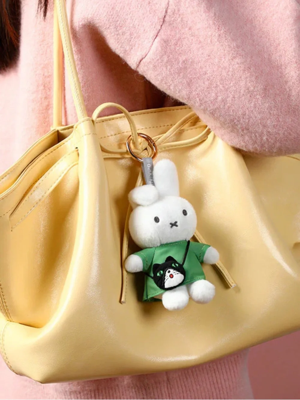 Miffy Travel Series - Dan w Cat Bag Bag Charm - Picture 1 of 9